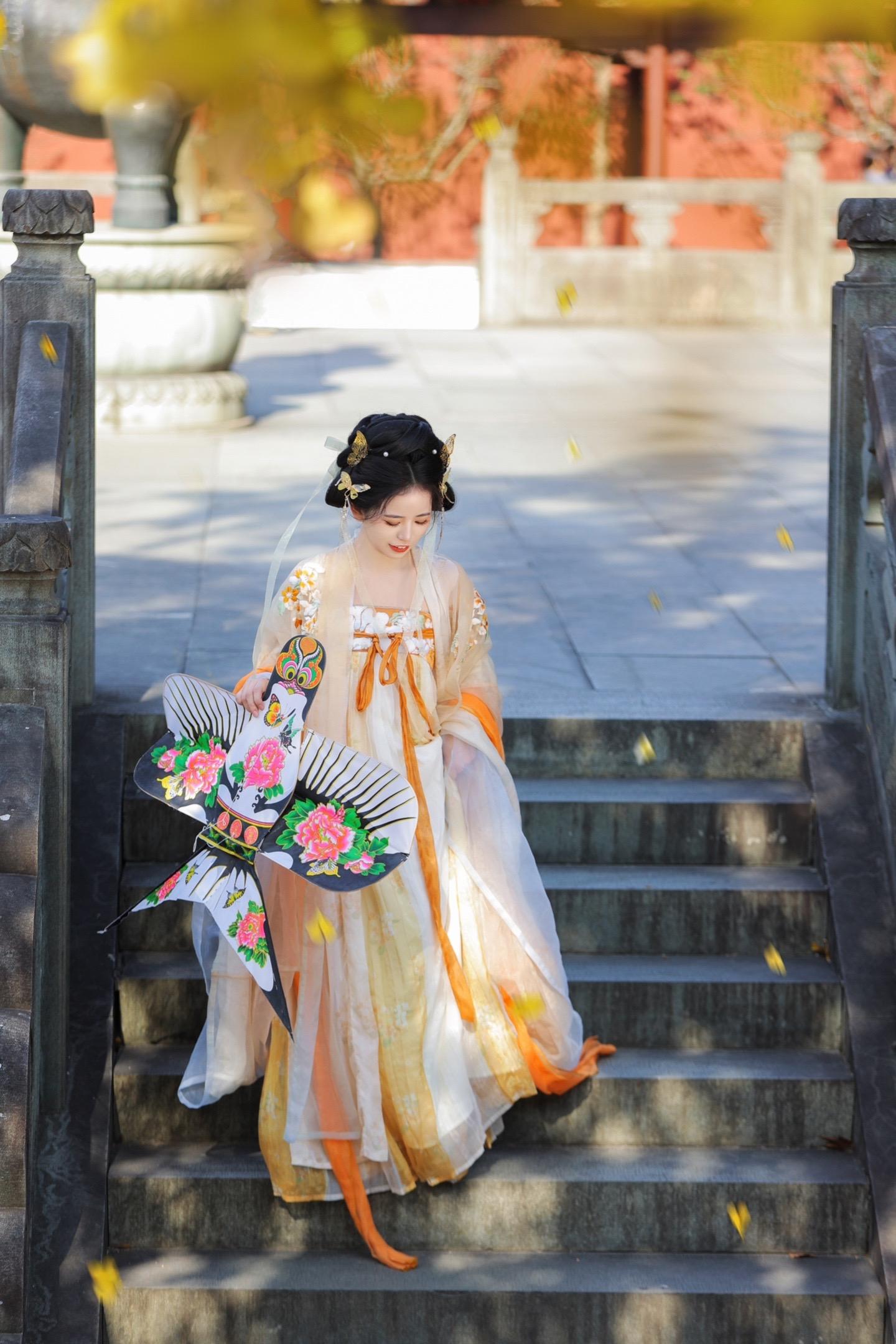 银杏那么好看没人找我拍吗。