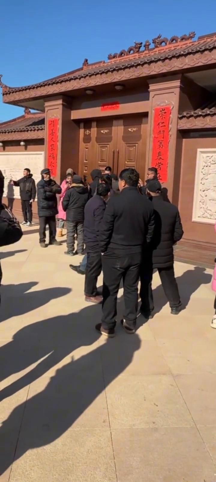 光明村的父老乡亲们，各位老师、老同学、兄弟姐妹、孩子们，大家好，我是你们的大强子