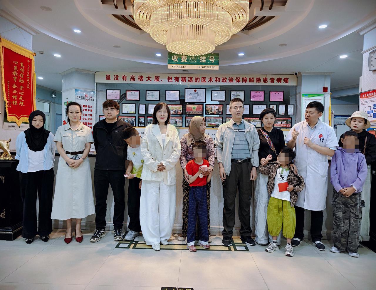 星星点灯”点亮脑病儿童前行路

星星点灯脑病儿童关爱计划兰州正式启动 

“每一