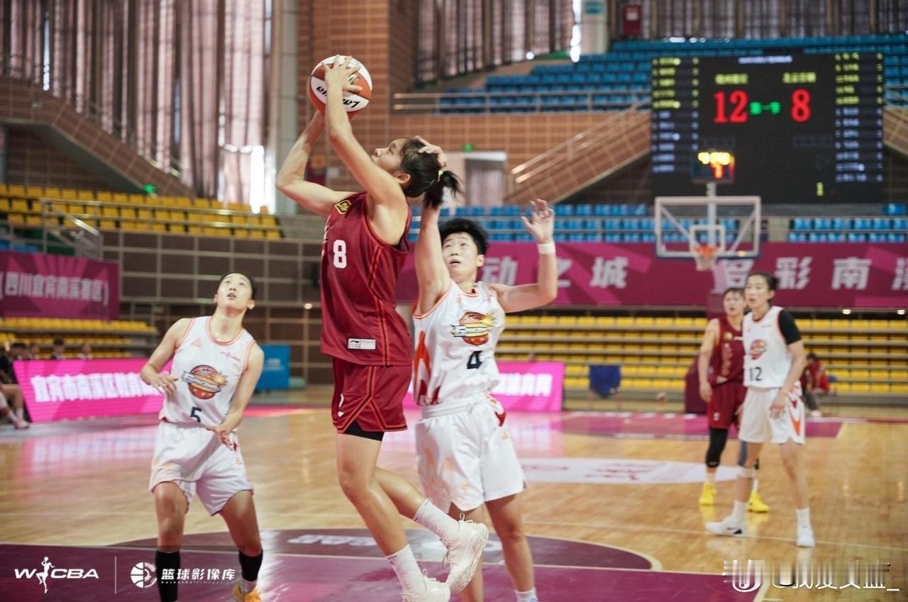 仅五人打球还能赢球！近日在2025全国女子篮球锦标赛上，来自黑龙江上东女篮在和合