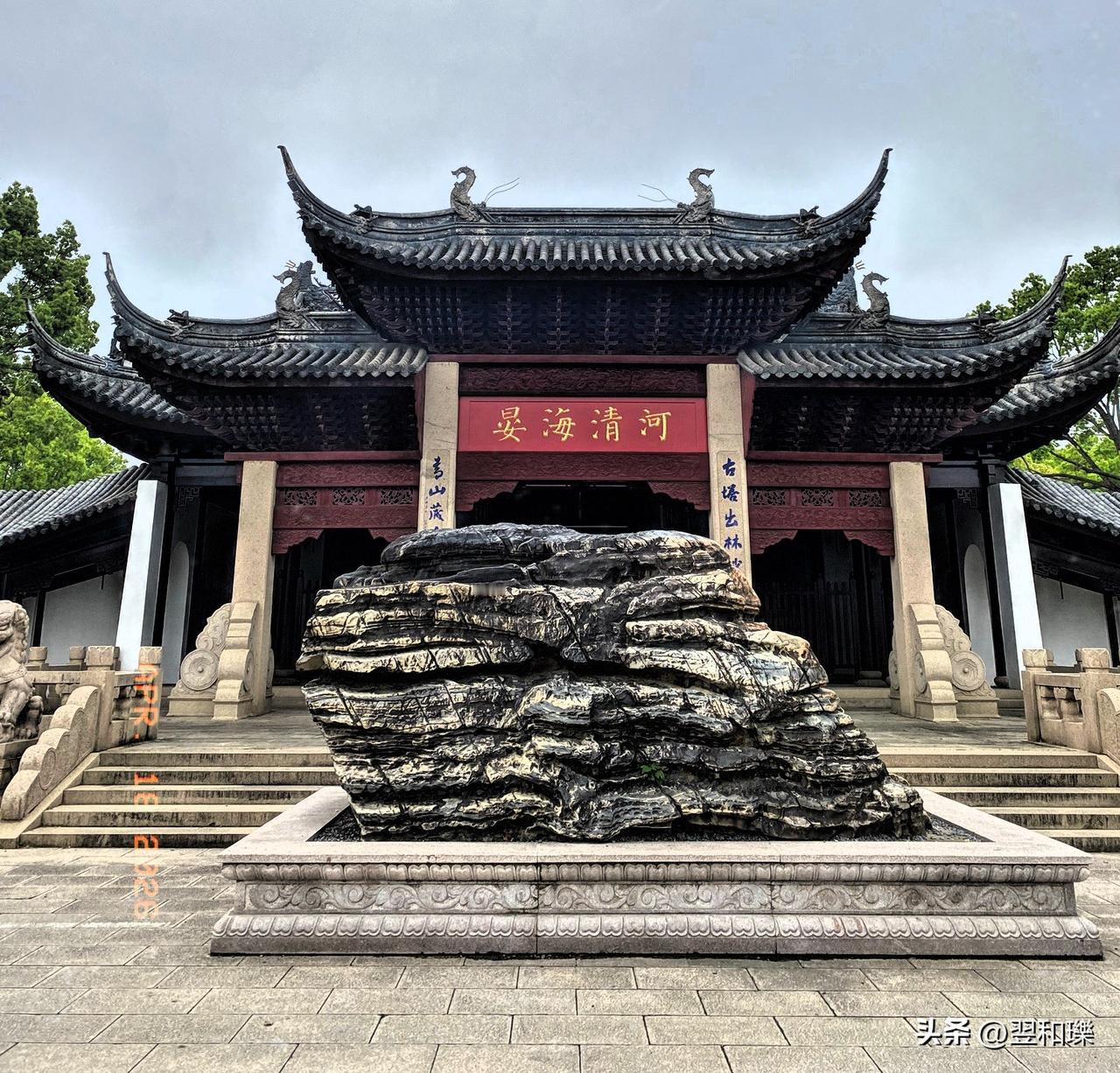 虎丘后山确实别有一番景致！虎丘山虽海拔仅34.3米，却浓缩了苏州文化半部历史，有