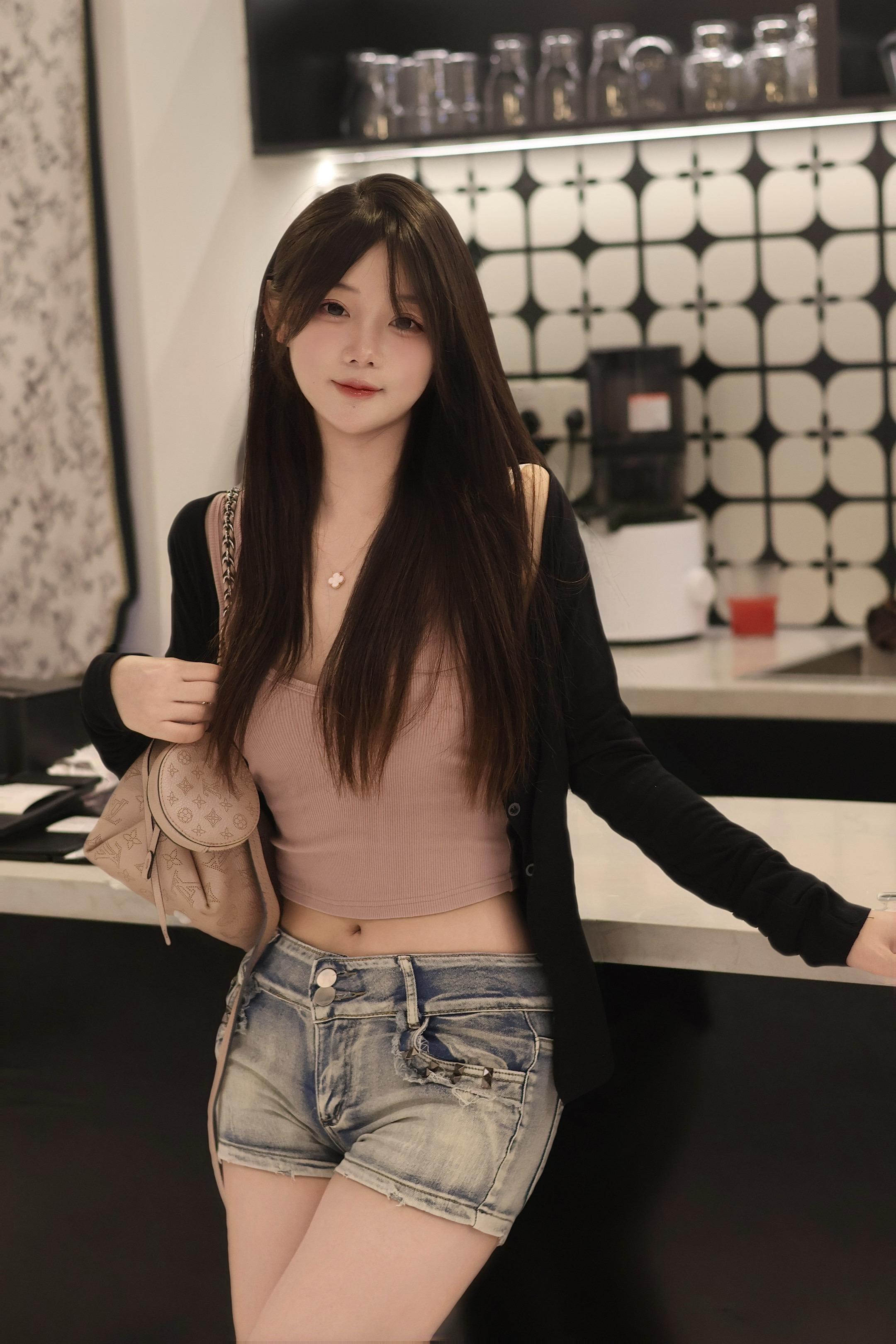 非得选择吗 正脸甜妹 侧脸御姐不行吗？