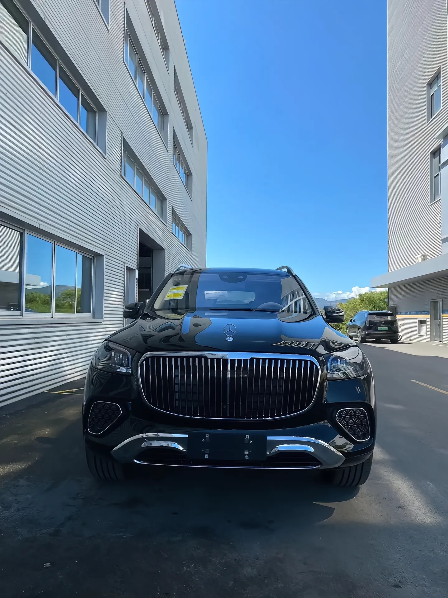 全国找车迈巴赫GLS480礼逸版，指导价149.8万，黑棕，优惠2.7万。裸车1