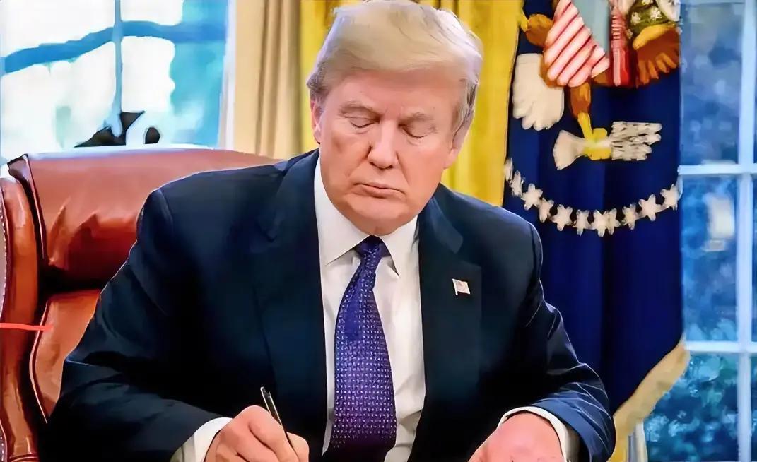 特朗普恐怕没料到，大批军火还没运抵台岛，中方一招直打美国七寸，12月26日，我外