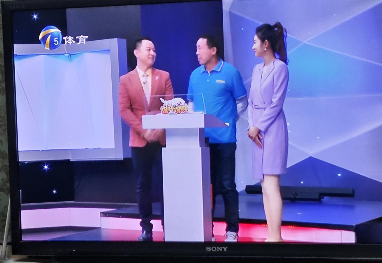 别信“牌好就能赢”，斗地主全国赛数据打脸了。
冠军房里坐着的，往往是那个叫分最怂