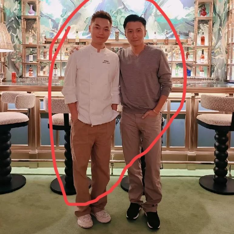 谢霆锋终于发文了！

9月19日，谢霆锋高调发文。晒出一桌美食，配文：名不虚传，
