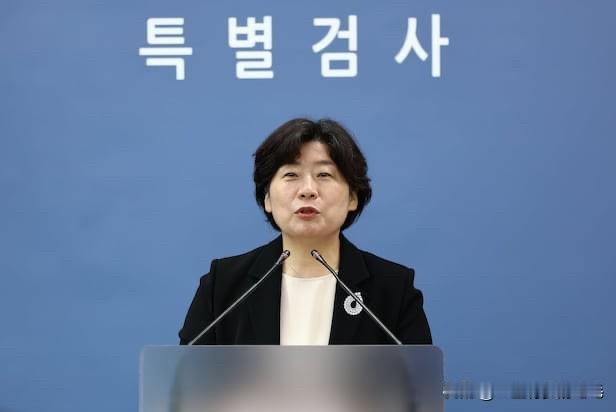 特检组：若尹锡悦持续拒检将考虑起诉，“拒不移送就追究拘留所责任”，

15日韩国