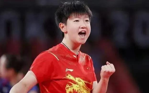 国乒名将孙颖莎状态奇佳，攻击之犀利，令人惊叹！八分之一决赛，她与老乡田志希交锋，