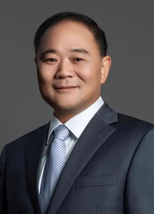 李书福不当吉利控股董事长了！对于高管的结构，他都布局好了。
8月17日，吉利汽车