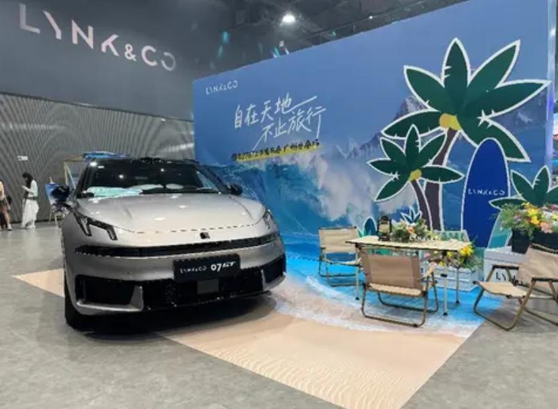 原厂专业底盘调校，MRC悬架适配户外全套场景
市面上多数混动瓦罐底盘仅针对城市轻