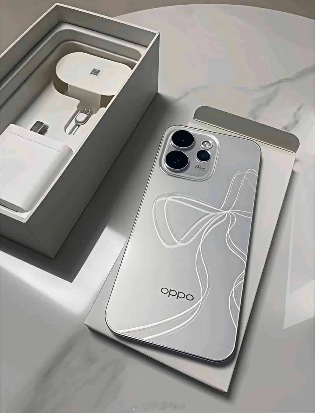 OPPO Reno15这手机吧，拿在手里跟拿了个肥皂似的，滑溜溜还BlingBl