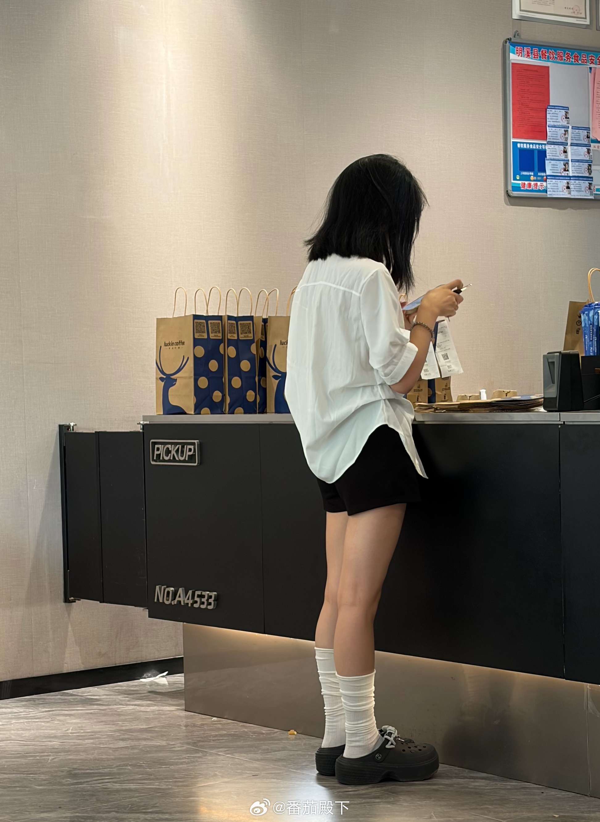说实话，我个人真的非常反感消费和爱国捆绑在一起。任何进入中国大陆的合资品牌，对中