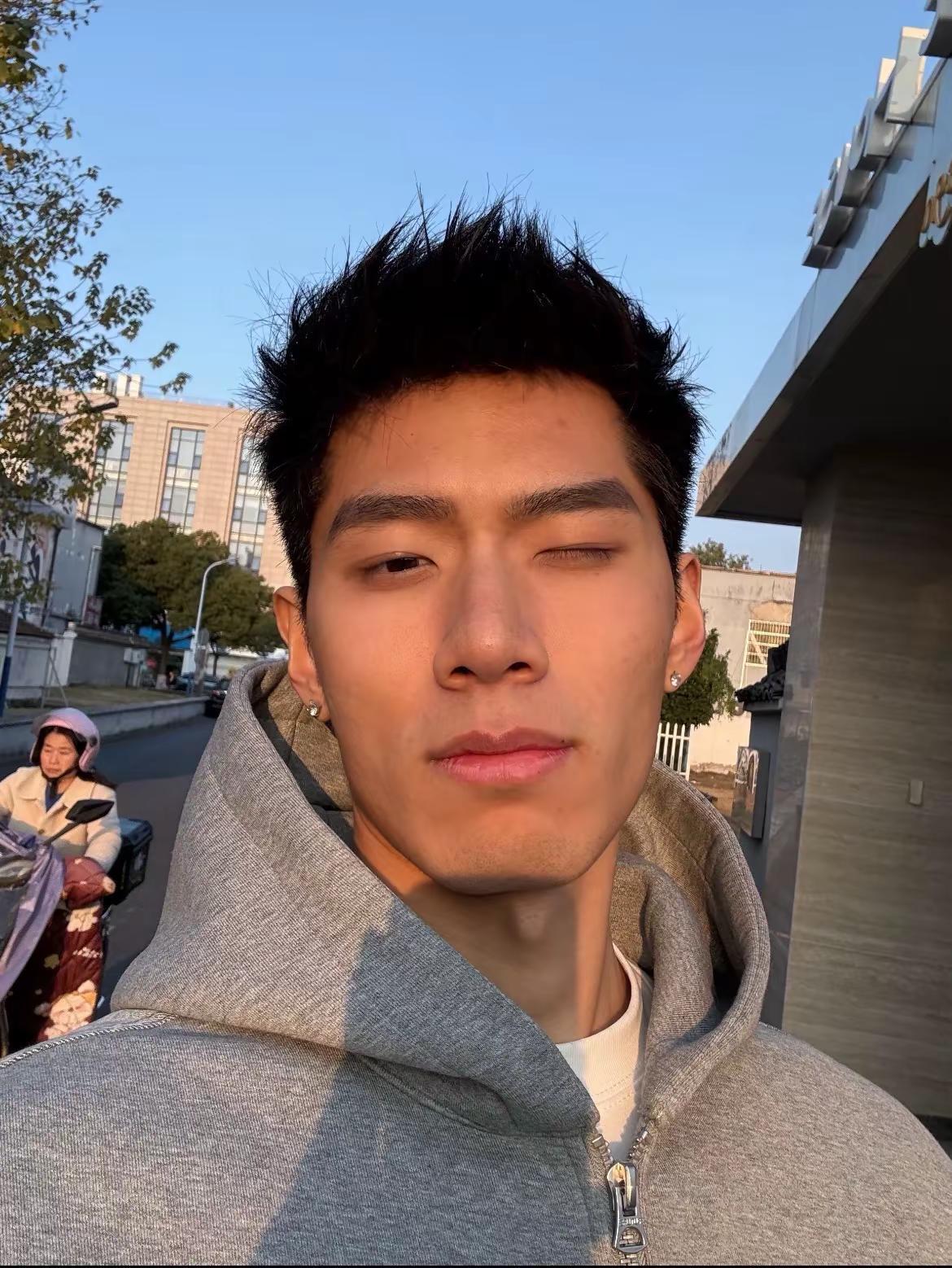 随便你 你想陌生我绝不多看你一眼。美式前刺