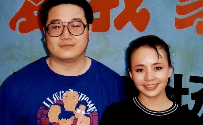 当年宋丹丹和英达离婚之后，英达突然找上门来，“那套三环里的房子给你，三百万，从此