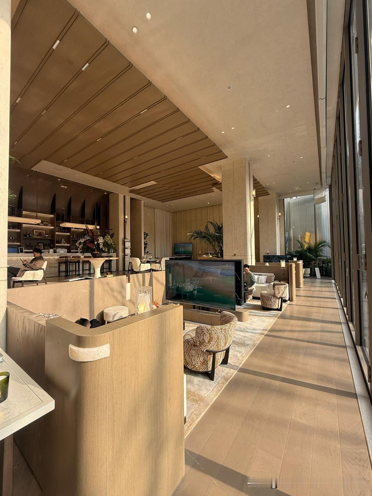 咱就说这国际上的制裁啊，看着挺远，其实也影响不到咱普通人的小日子！

加拿大对俄