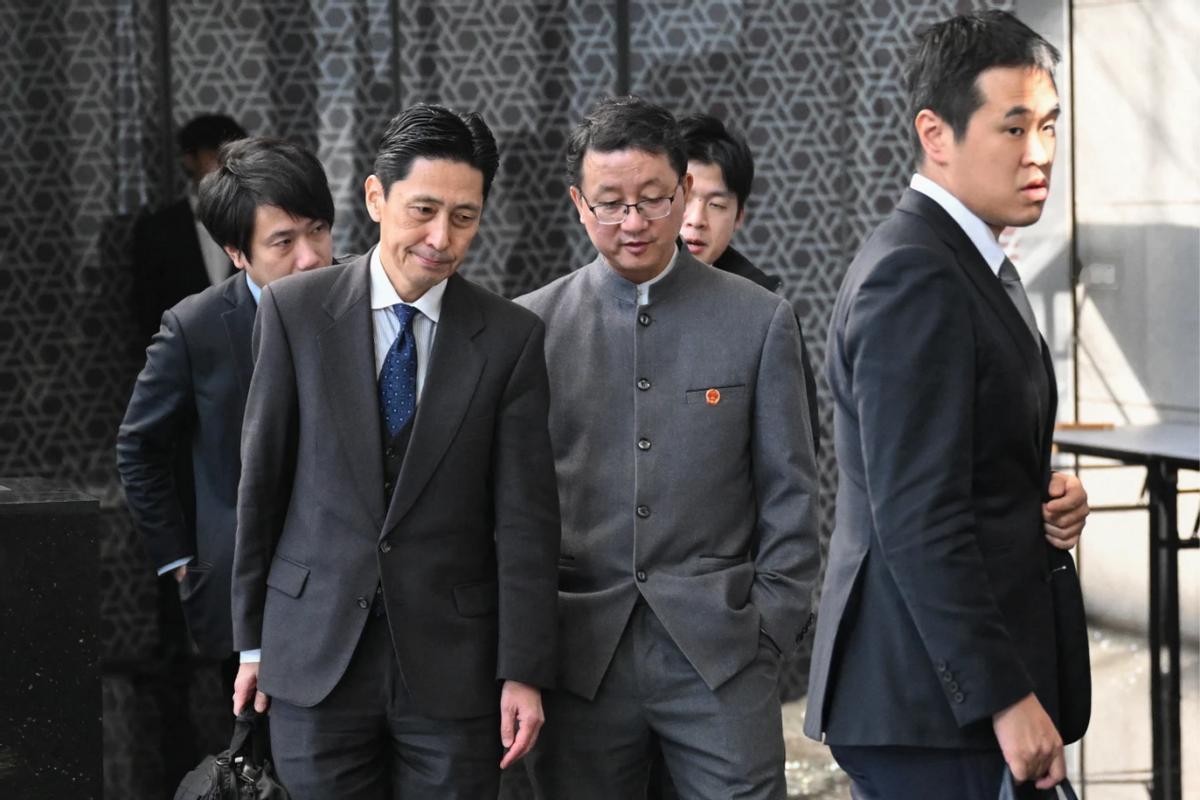 高市早苗破罐子破摔，或效仿安倍拜鬼，为什么选在这一天？


日本访华高官前脚刚踏