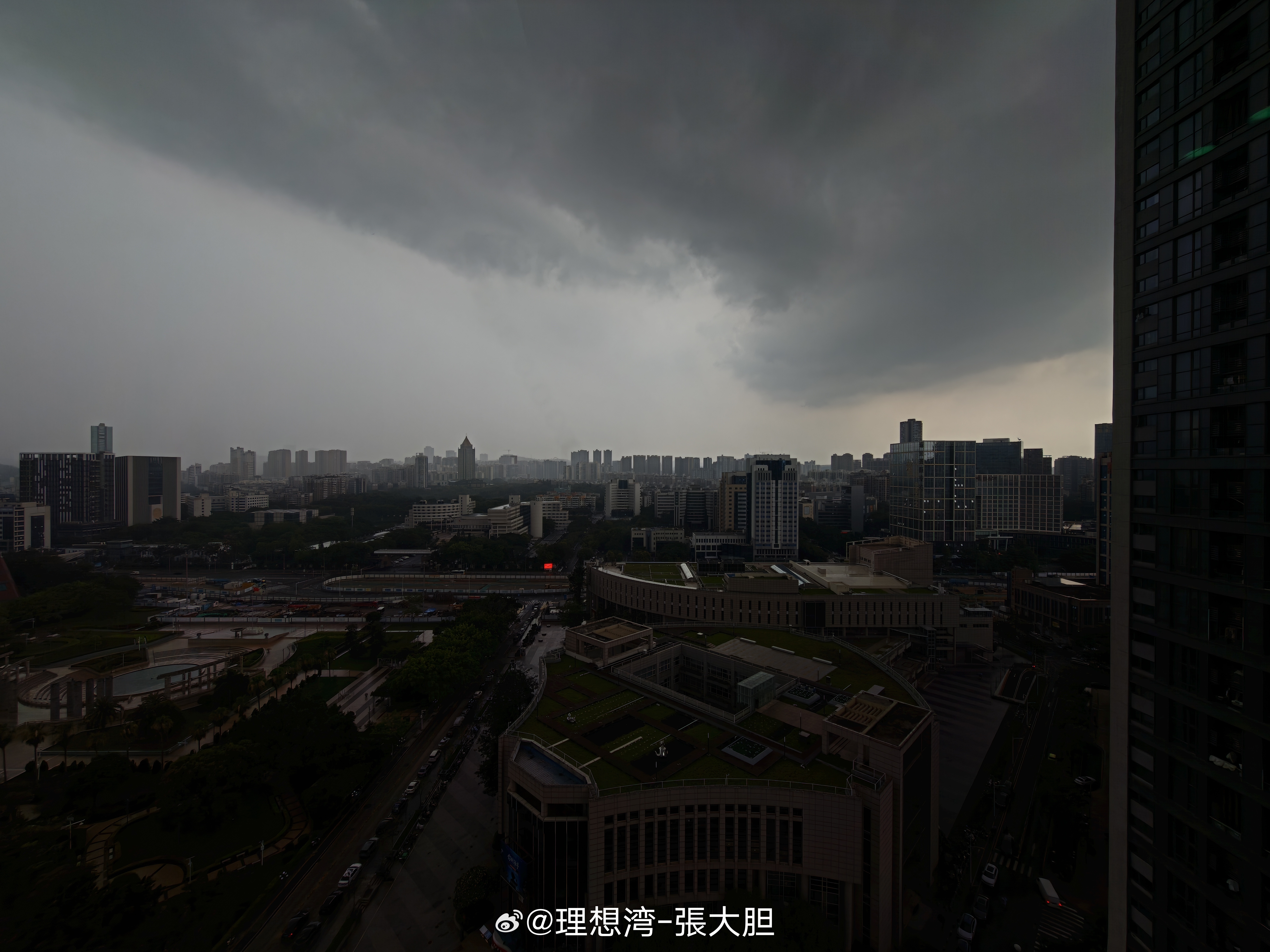 🌧️山雨欲来风满楼。