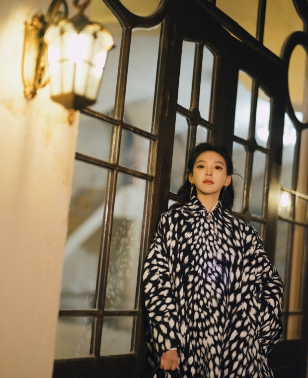 1，章若楠 腾讯古装剧《春日宴》2，鹿晗 福鹿家18号官宣3，黄明昊 海澜之家4