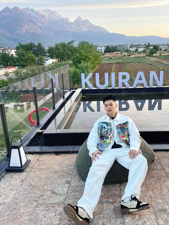 在丽江 看到了日照金山⛰️