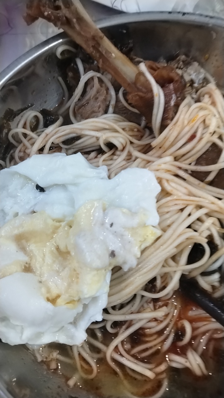我的蛋煮成这样了😭 