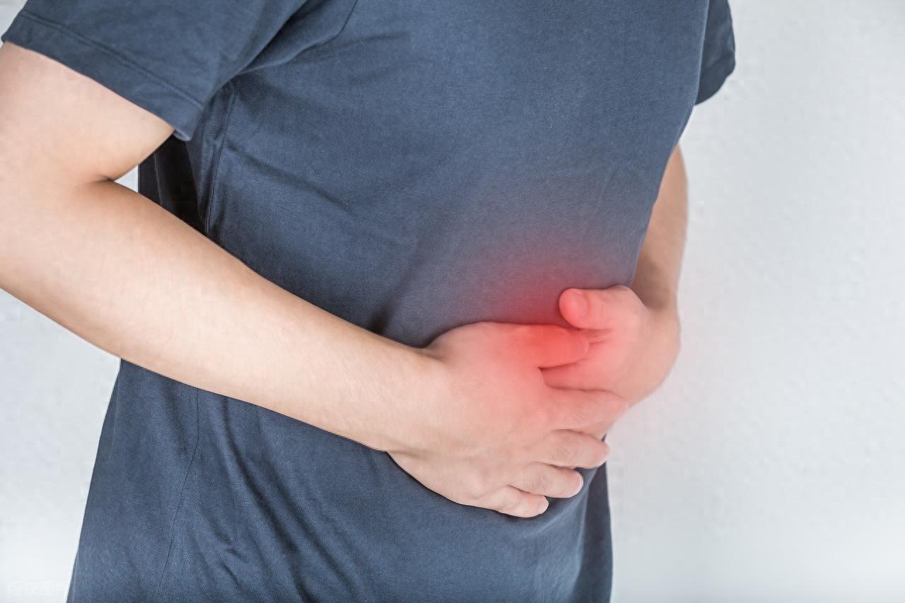 男性为啥易患十二指肠溃疡？提醒：平时尽量避免4个行为，别忽视

很多人听到“十二