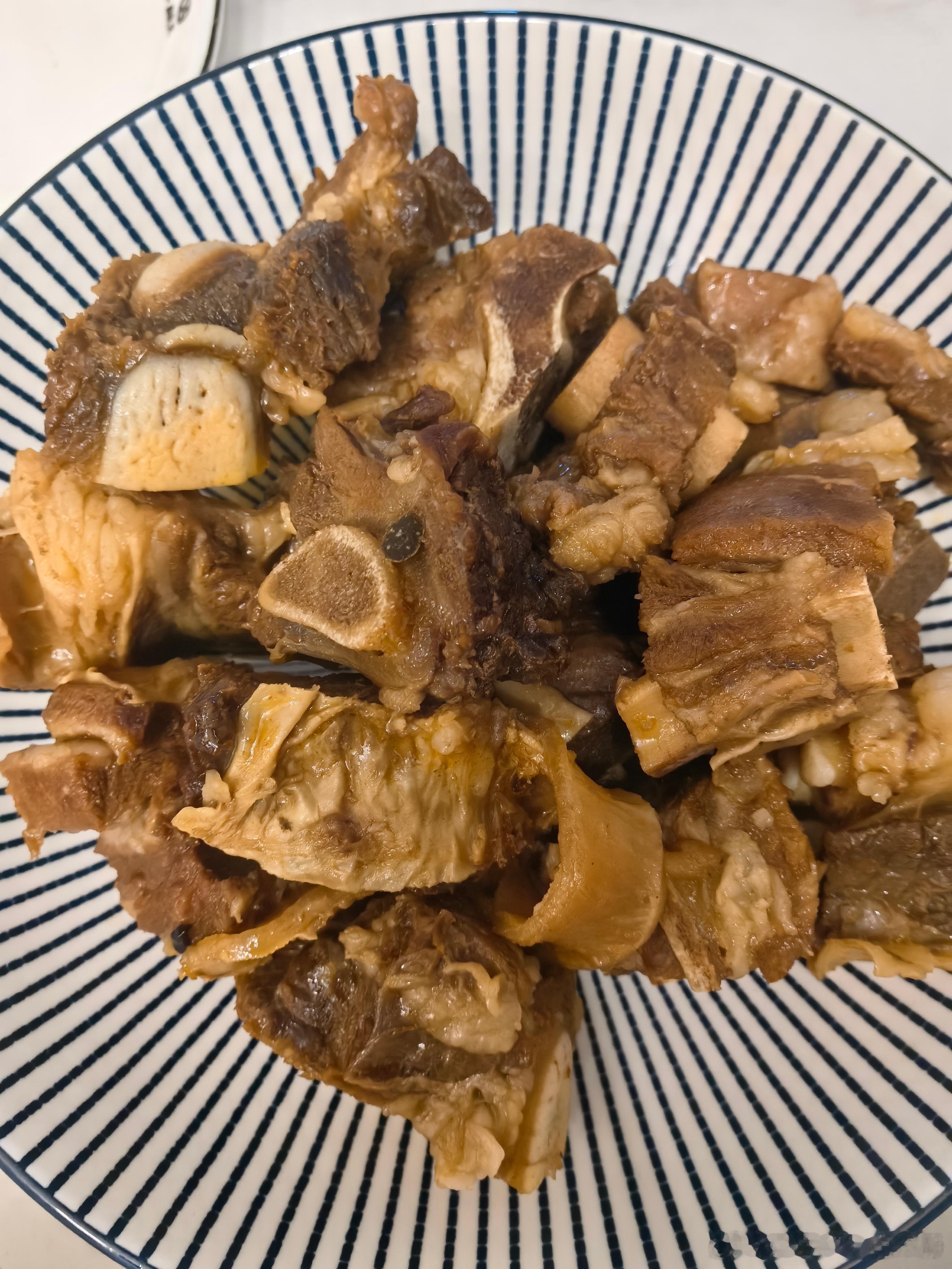 午餐出图，今天一睁眼十点多了，好久没睡这么懒的觉了起来洗完漱就下楼买菜，买了一个