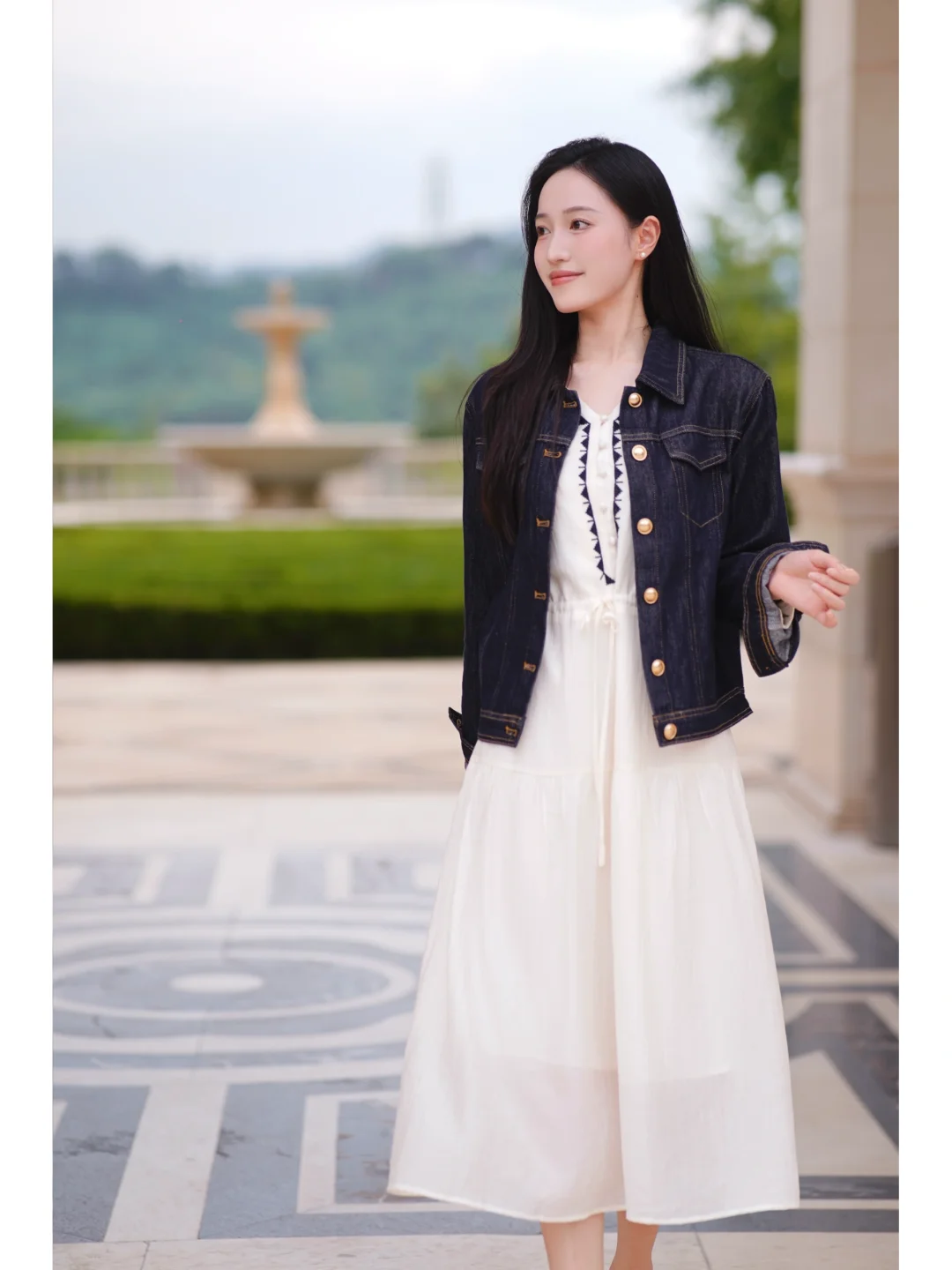 早秋浪漫出游｜清爽干净的假日look