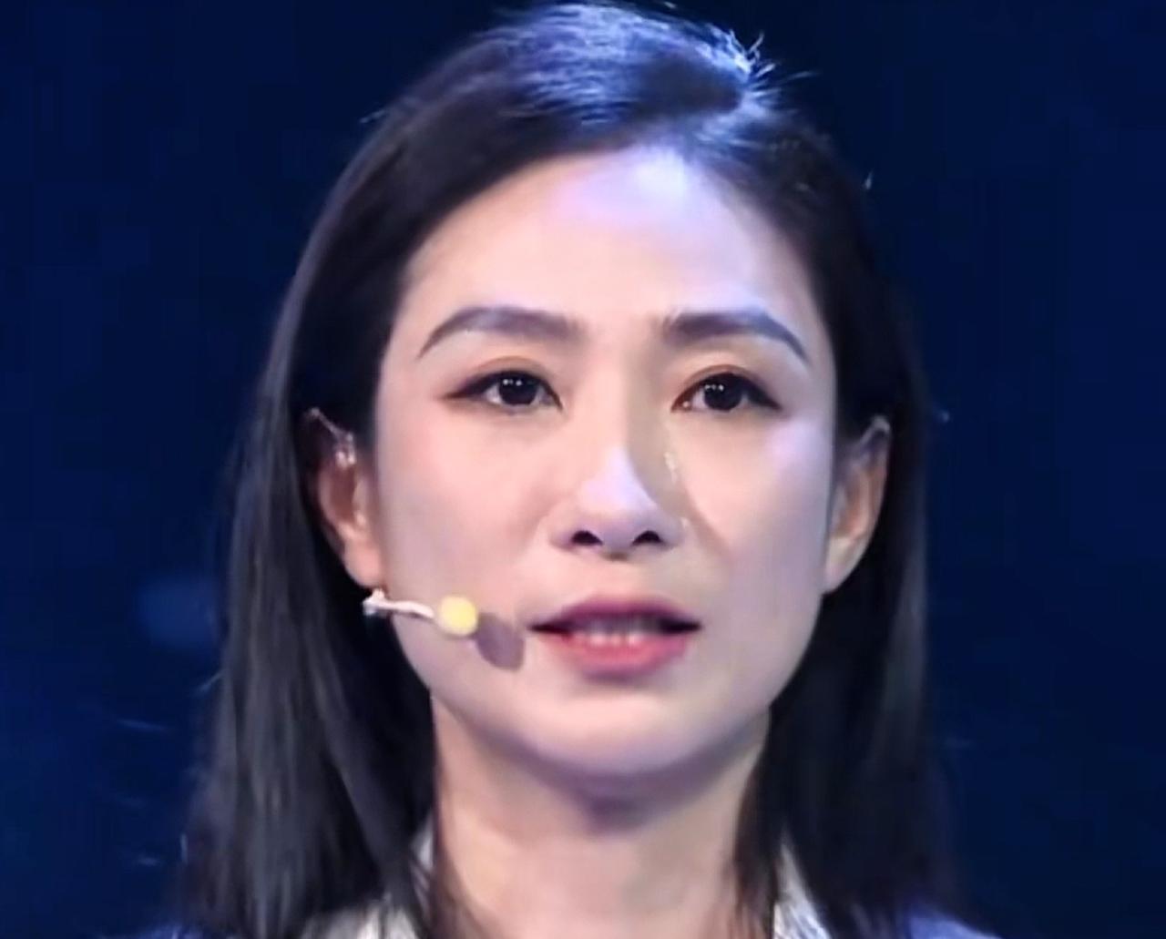 原来账算的太清，爱也会算没的。

陶昕然10年婚姻散场，48万女儿学费AA，日常