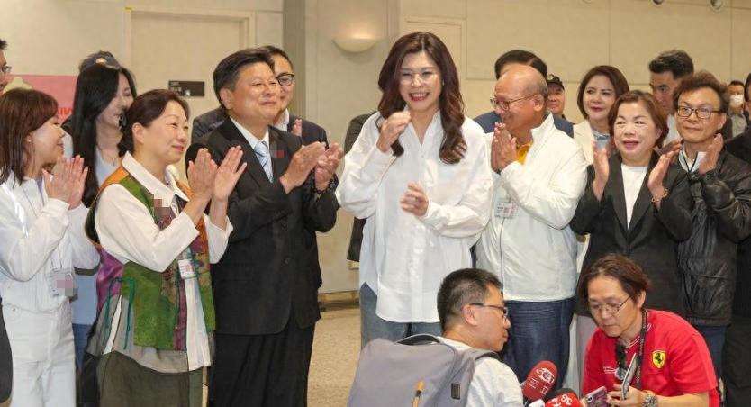 这趟被称作和平之旅的访问，结束后掀起的舆论变化，比行程本身更值得细品，台湾街头巷