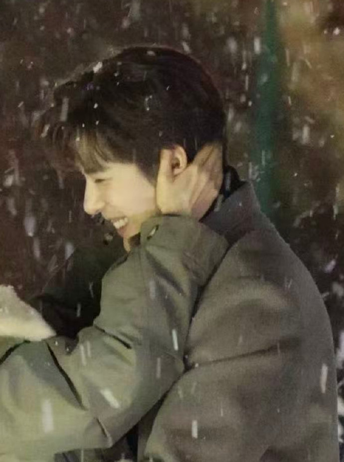 王安宇章若楠雪中拥抱路透王安宇好帅好会演，就不能换我跟他演一集吗好想被他苏掉渣的