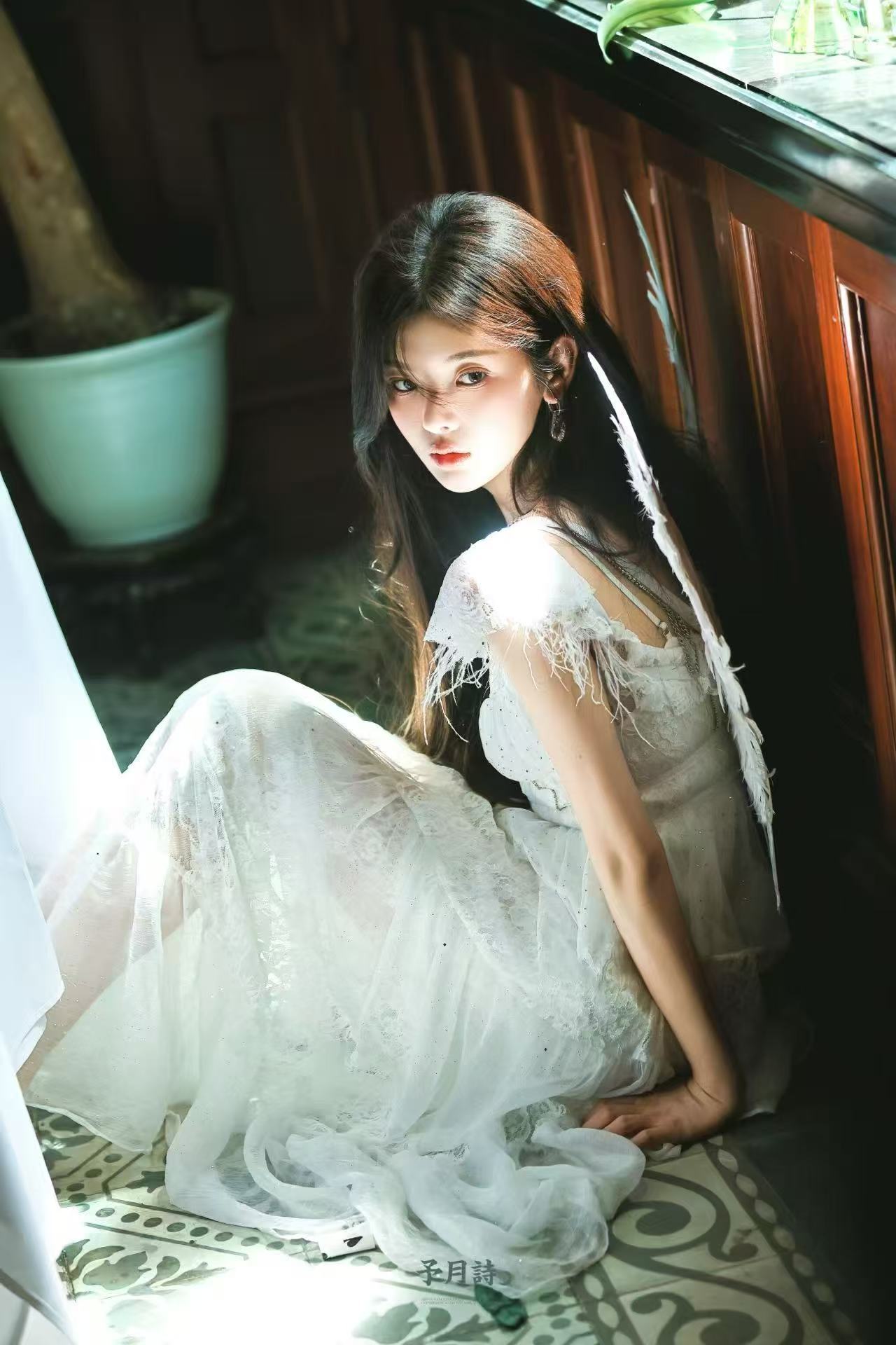 杨超越杨超越 其实我本人挺好看的放心哈 杨超越不是美这么简单，线下见到的时候真的