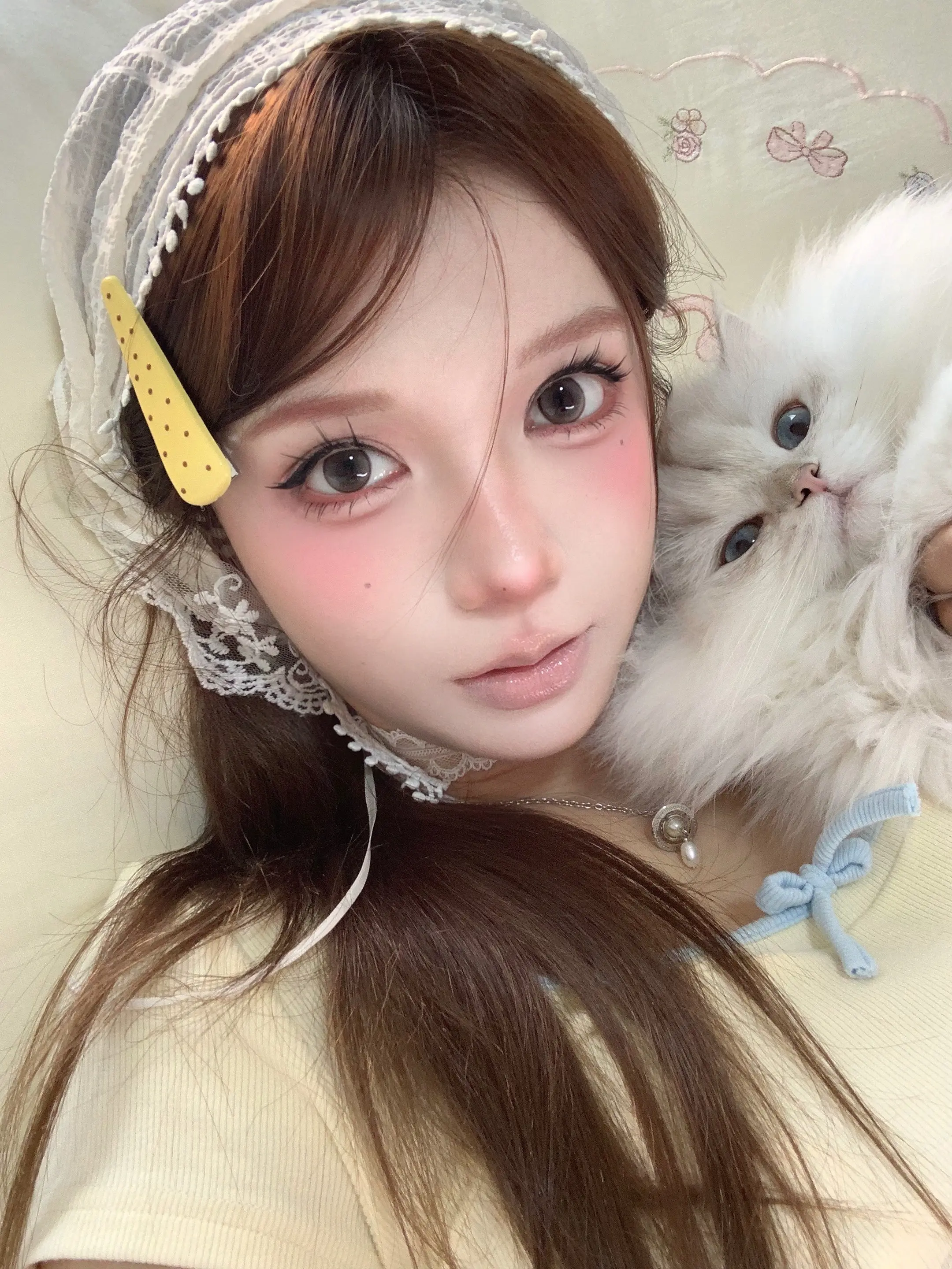 春夏神妆💐｜超清透的春野蜜桃妆容～以棕色瞳为灵感的一组！ 低饱和蜜粉...