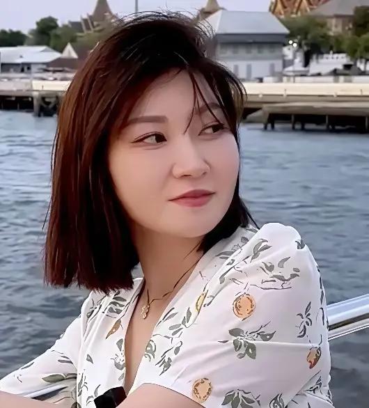 研究完王暖暖老公俞晓冬，
我算彻底明白了，
他能对妻子下狠手，
根源在他那个更狠