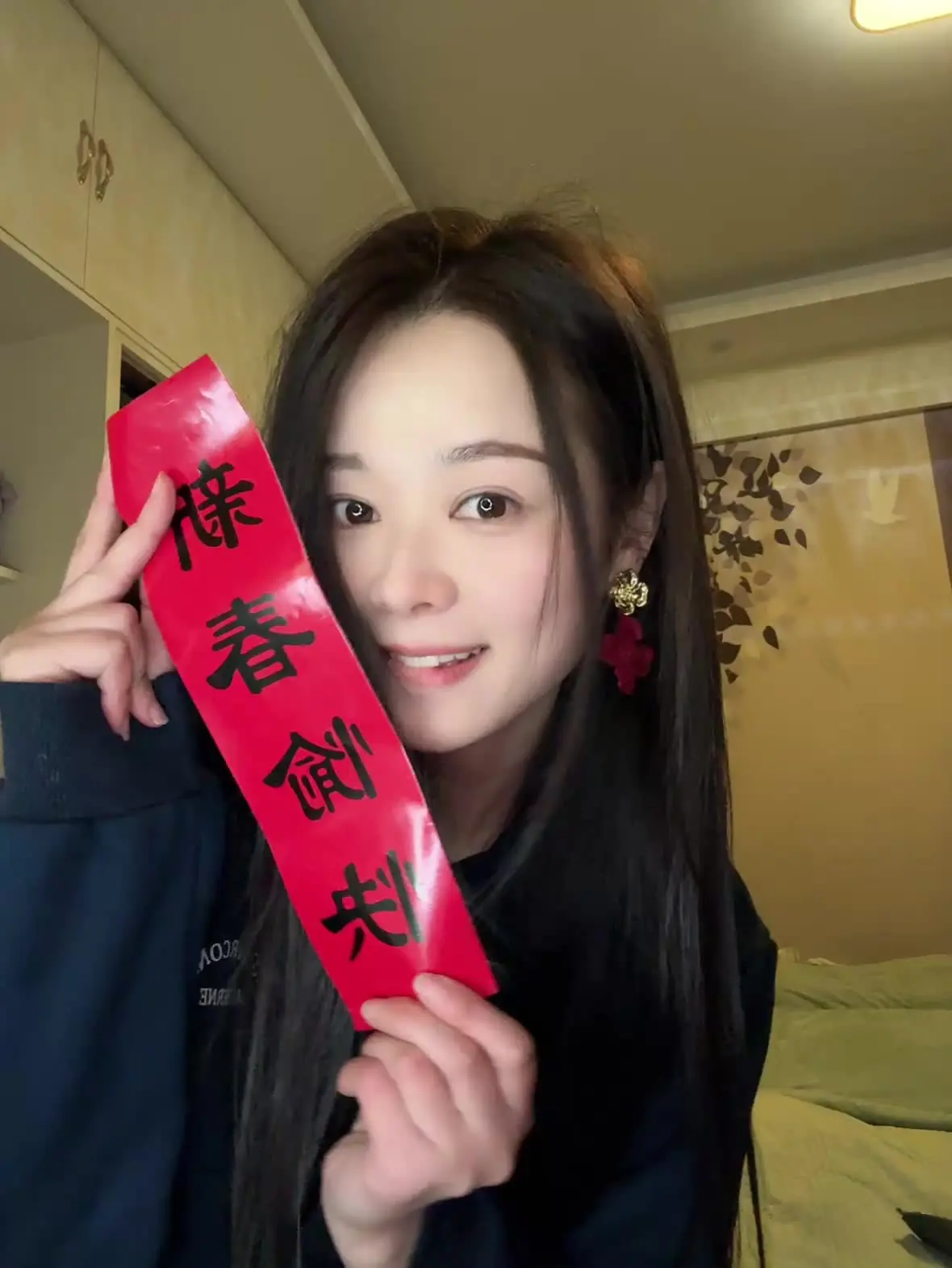 很多人都在纠结赠予“一场病”“一场空”的寓意不好 所以这个歌词不好，我...