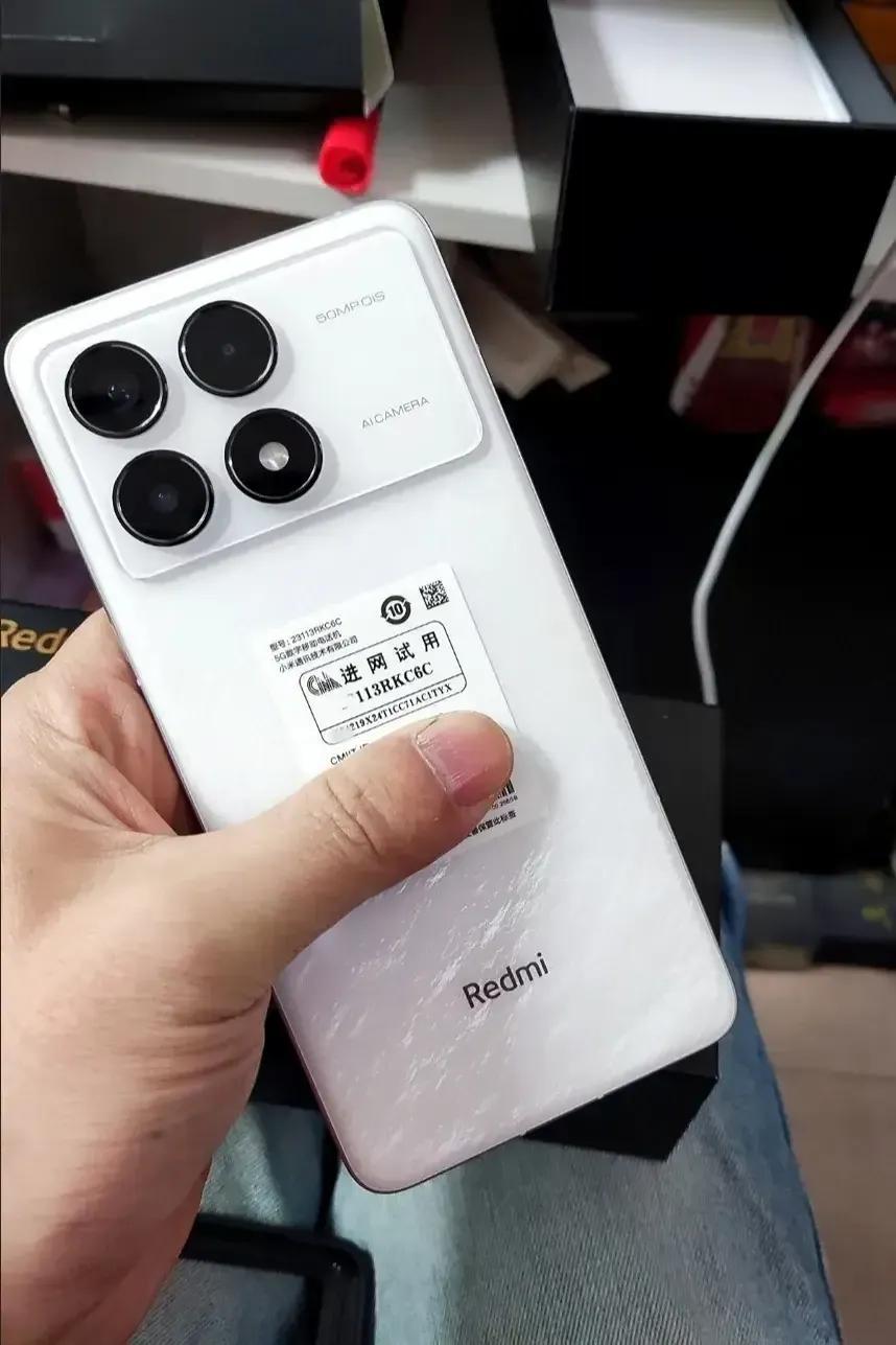 K70配置超标，就啥缺点没有？

中端价格
旗舰体验

5分钟60万台，说实话，