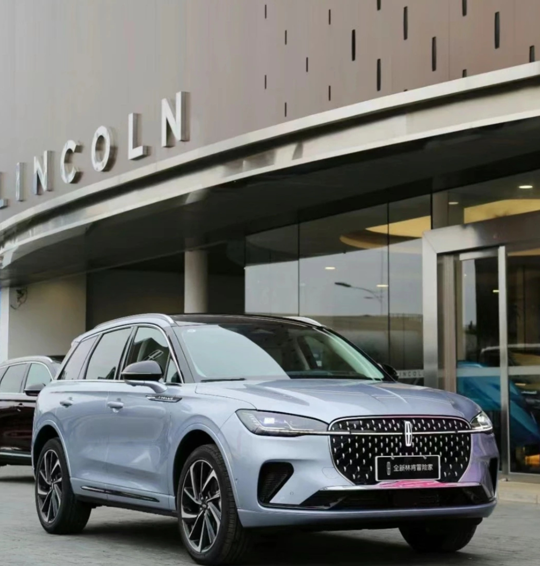 在山东，稳字当先，林肯冒险家恰好对味在山东过日子，讲究个“恰到好处”。酒桌上倒酒