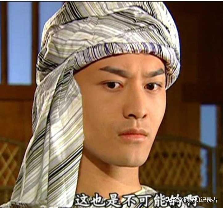 黄晓明竟然演过《还珠格格》只不过不是有名的第一部和第二部。
黄晓明演的是萧剑，确