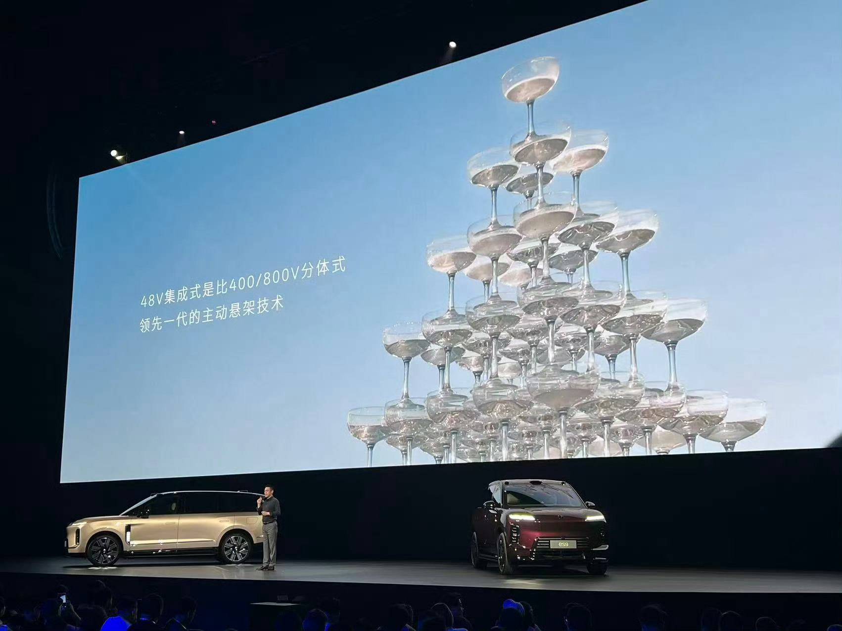 火药味十足蔚来ES9新能源汽车﻿