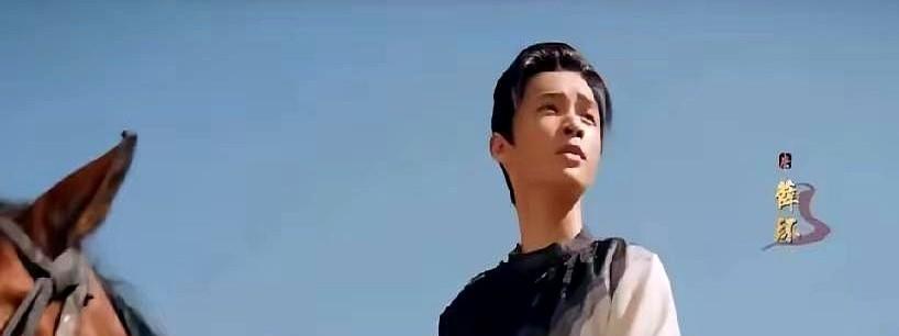 薛环换角了！
就因为两年长太高。
我得说，这事儿听着荒谬，但恰恰戳中了古装剧的命