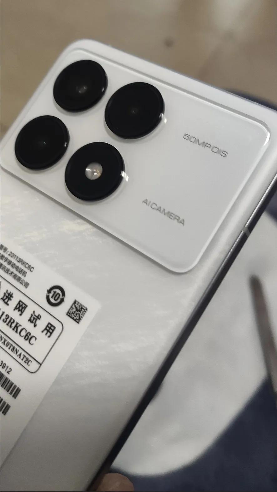 我说K70缺货大家还不信，直接上数据
5分钟60万台的销量
白色的版本12+25