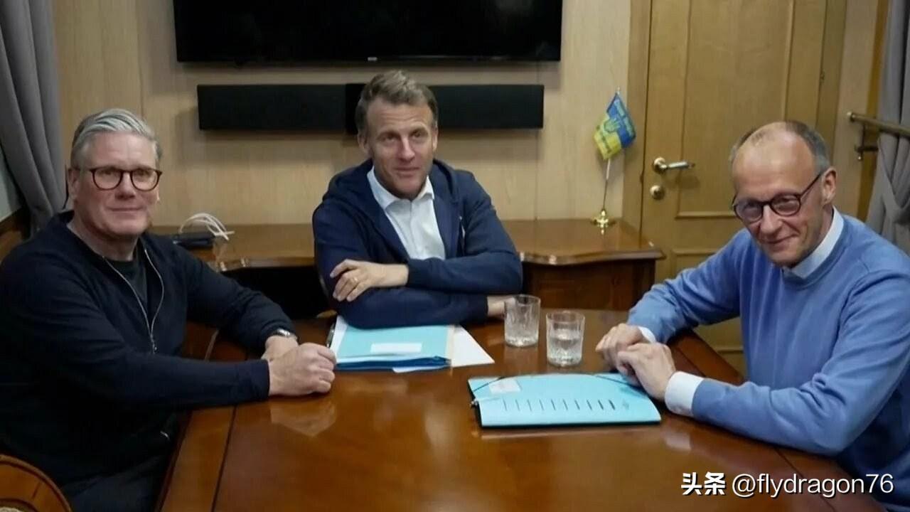 🇪🇺路透社：在致普京的信遭遇“惨败”之后，马克龙、斯塔默和默茨这“三个活宝”