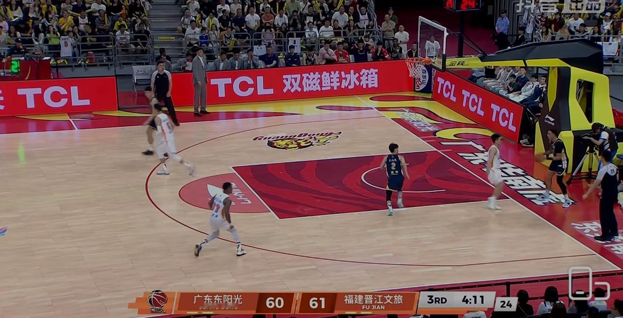 这球能打成这样也是挺神奇的，自己给自己上强度广东男篮vs福建男篮