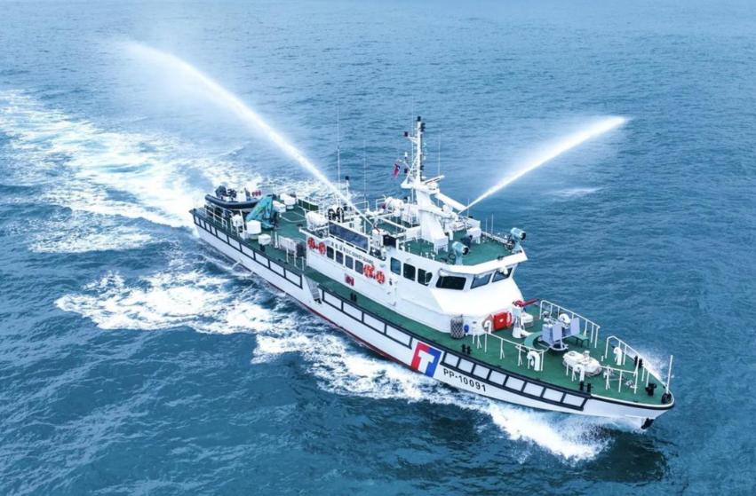 台“海巡署”正式宣布，

8月13日，针对中国和印尼在台湾以东举行通航演练，台湾