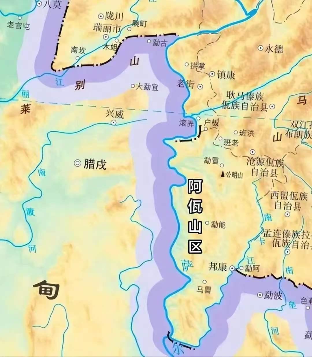 佤邦地盘翻了一倍，1.8万变3.5万，没人签字盖章却成了事实。
这事不是靠谈判谈