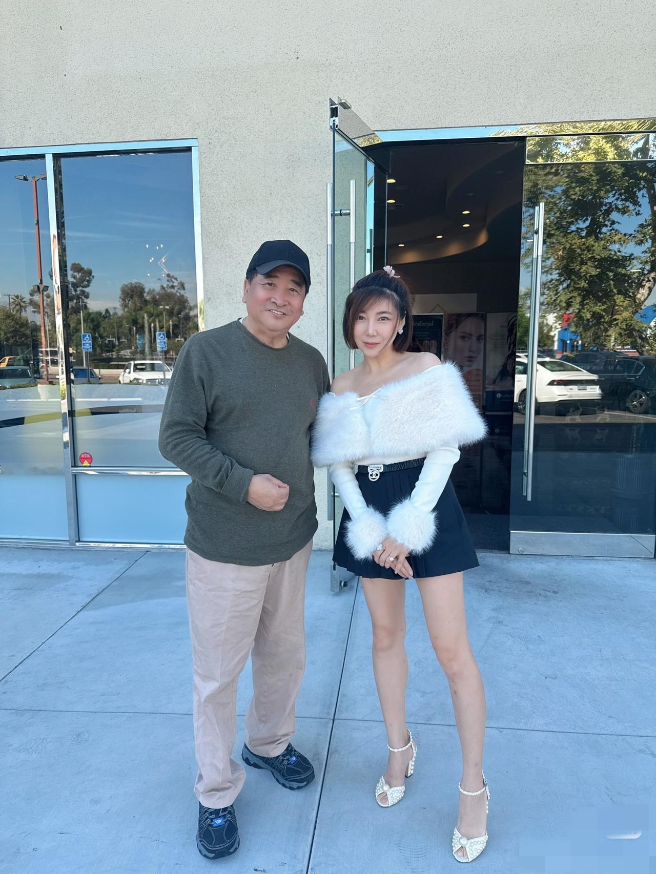 这位老爷子是我国著名的相声艺术家，曾经多次登上春晚，你们还认得出来他是谁吗？