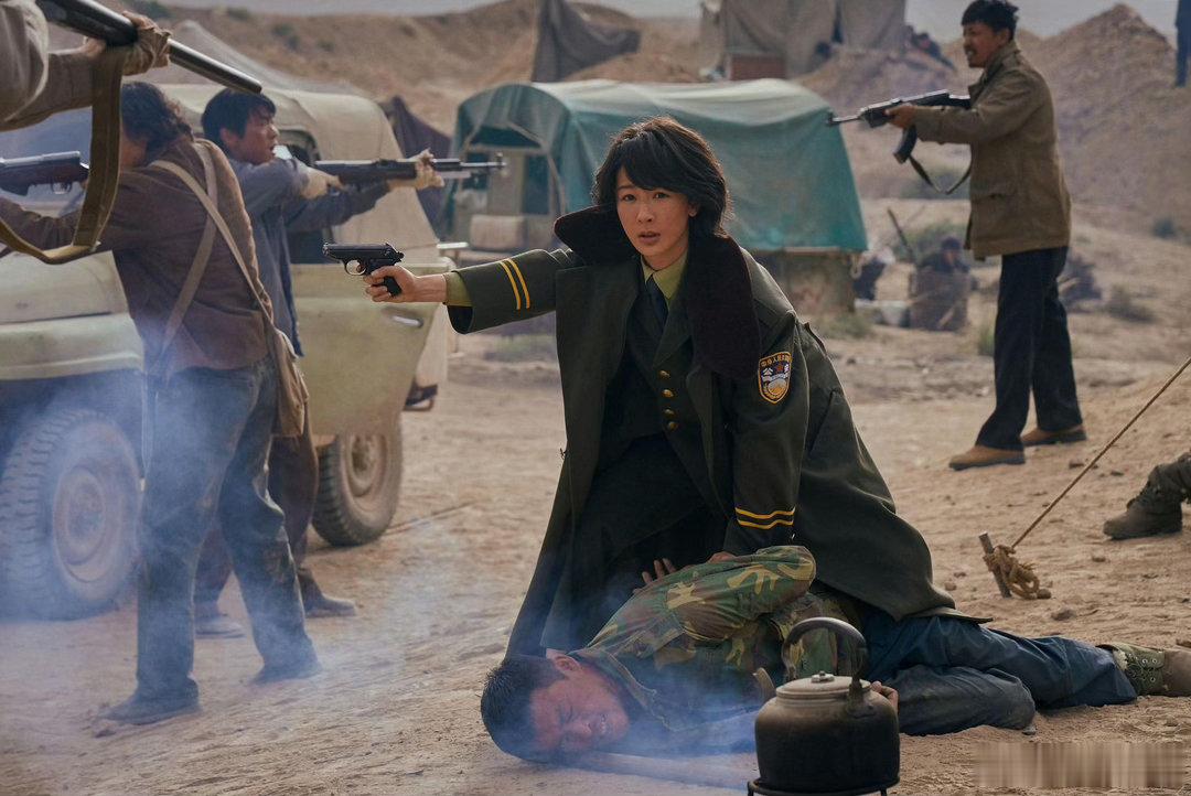 杨紫重返生命树拍摄地杨紫故地重游回忆生命树 杨紫去青海了。不是拍戏，是回去看当年