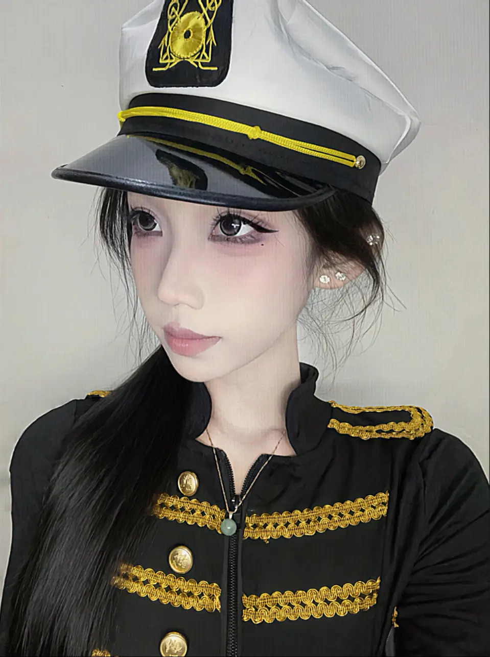 那些问我闹够了没的人 我告诉你 我还没开始闹