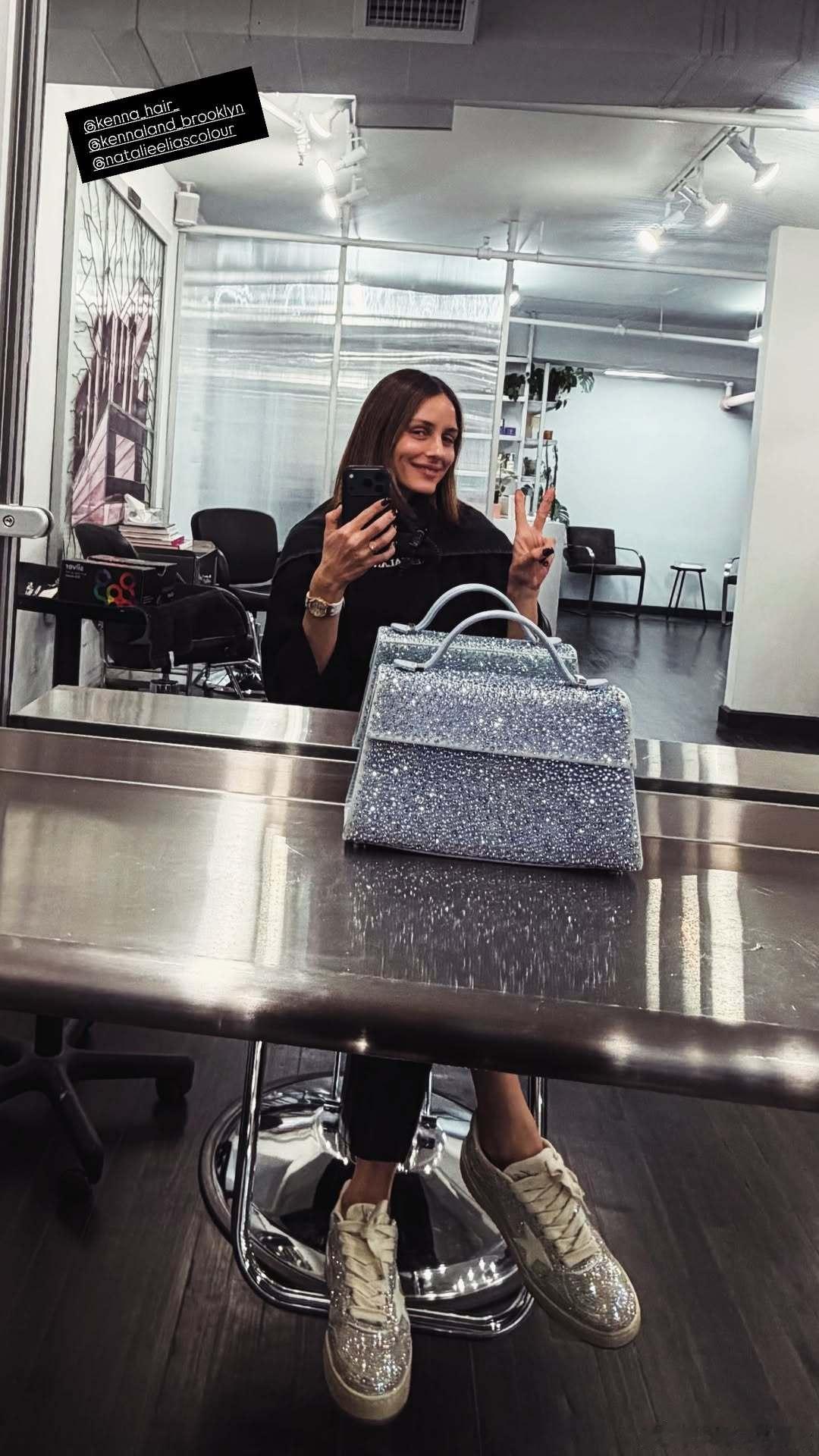 Olivia Palermo奥利维亚巴勒莫分享潮流新元素：各种不灵不灵🌟满钻的