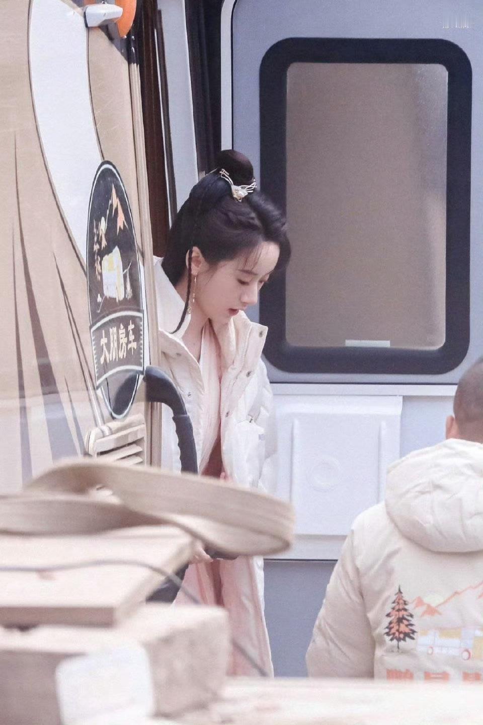 袁冰妍倾城亦清欢yby袁冰妍凤清欢我想陪你走你曾经走过的路 可我又不想让你再吃一