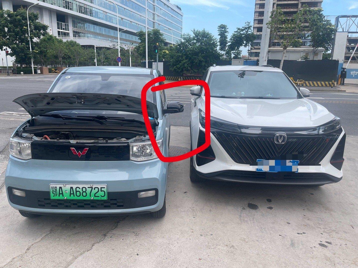 长得很清楚，开车怎么光顾自己呢我要是挡在你的右前门请问你怎么进去呢？ ​​​